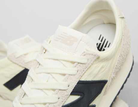 471 WHT/BLK/WHT