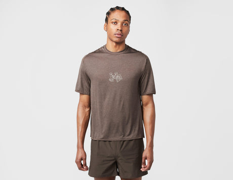 !LATERAL PEAK SS T BLK