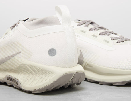PEG TR 5 GTX GS WHT/GRY